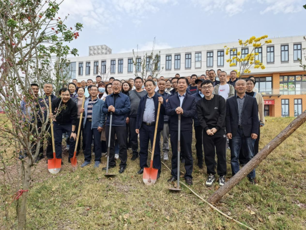 机关植树1 机关植树1